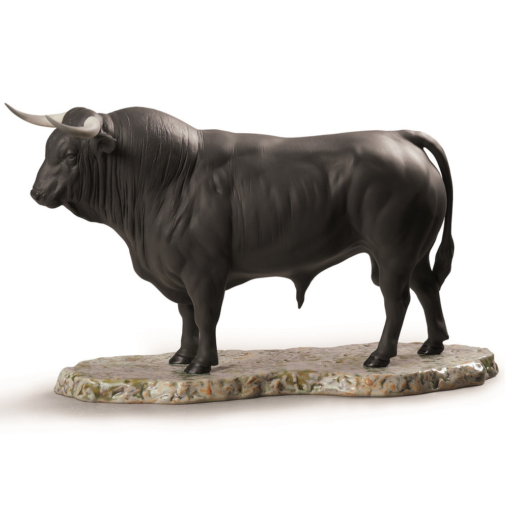 Spanish Bull Porcelain Figurine | Lladro | 1009239