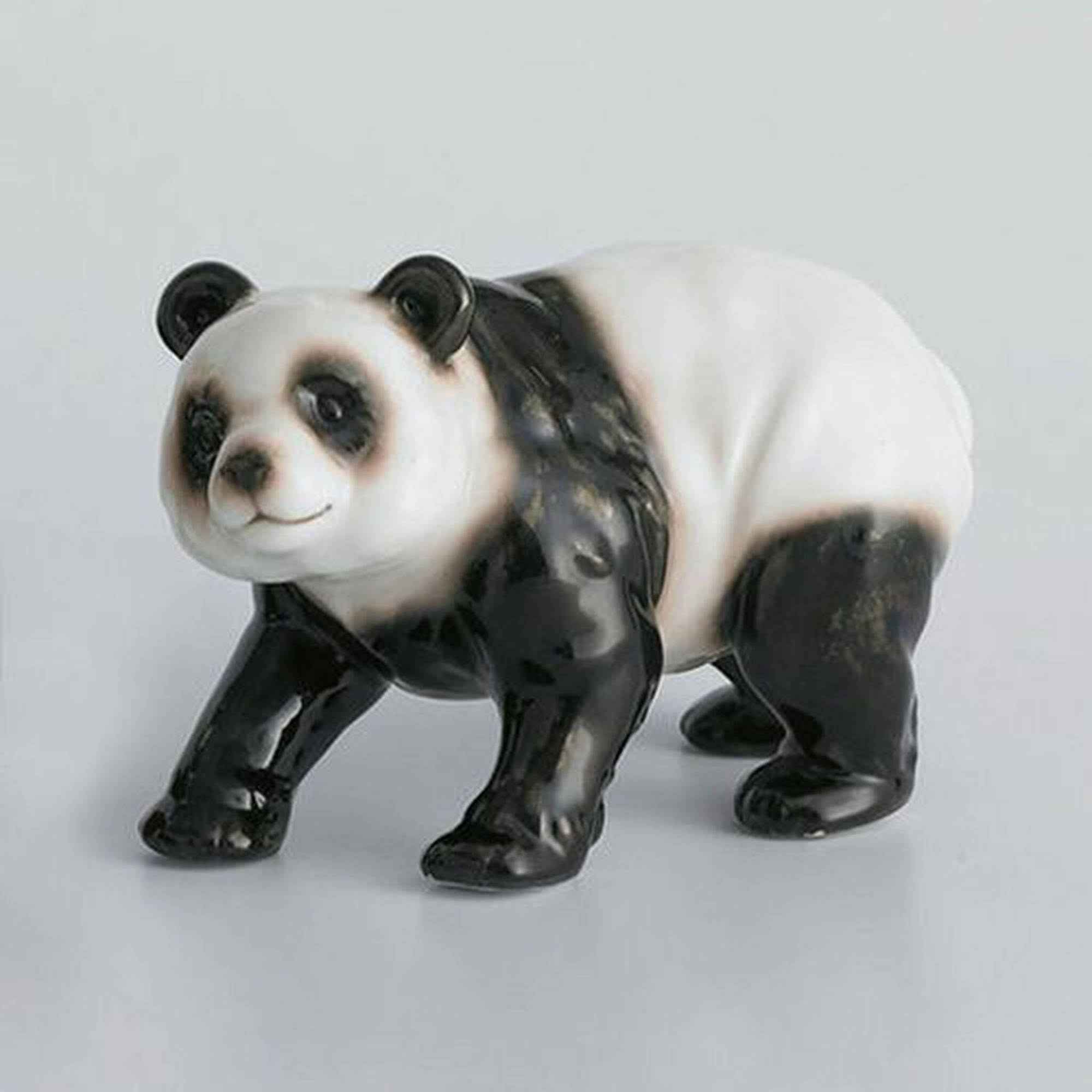 Pandaさま専用 Panda Bear Walking | Sculptured Porcelain | Franz Porcelain