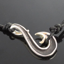 Wavy Sterling Silver Hook Pendant Necklace | Anisa Stewart Jewelry | ASJf1014s