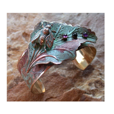 Bumblebee Amethyst Onyx Cuff Bracelet | Elaine Coyne Jewelry | ECGLP7473BC