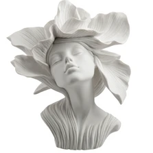 Petal Charm Sculpture | USIWU78582BA