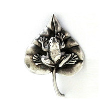 Frog on Lily Pad Sterling Silver Pin | Kabana Jewelry | KPN432