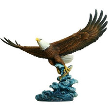 Eagle Catching Fish Sculpture | Unicorn Studios | wu74876aa