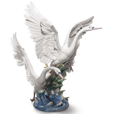 Swans Porcelain Figurine "Take Flight" | Lladro | 1005912