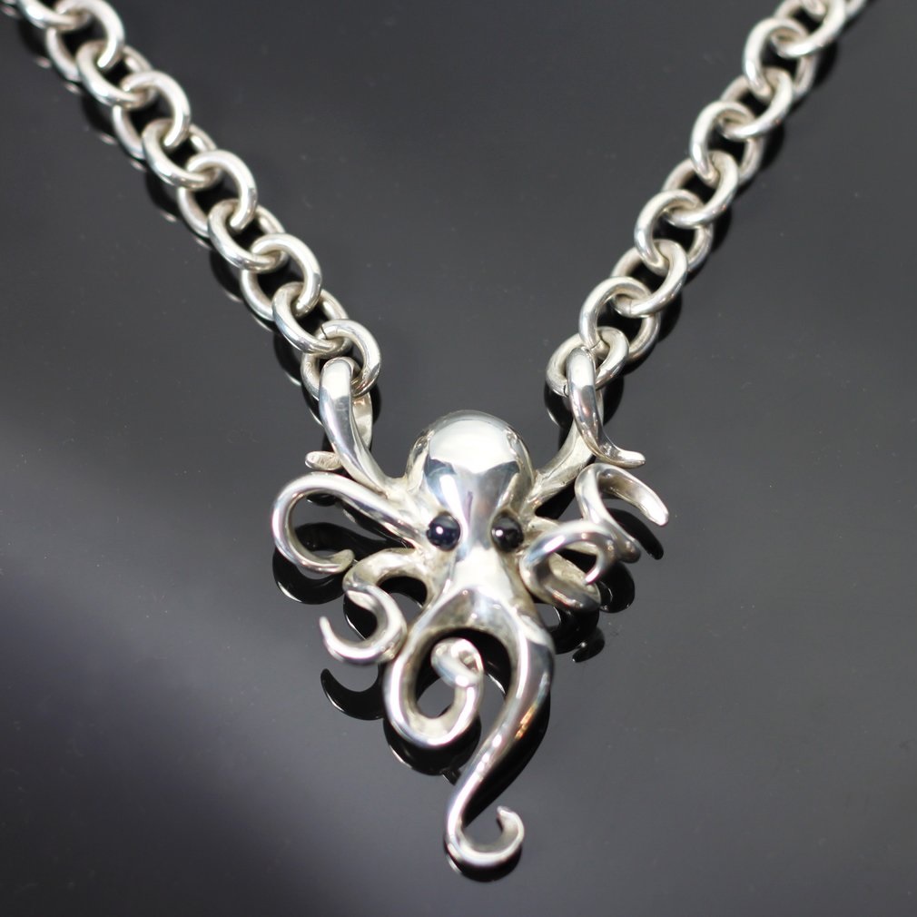 Octopus Silver Pendant Necklace | Lapiz Eyes | Link Chain | Anisa