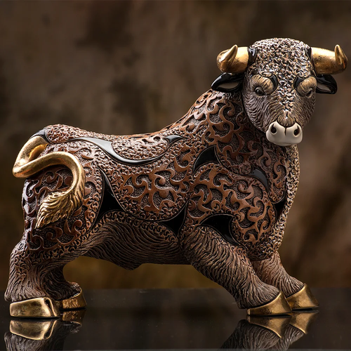 Brave Bull Ceramic Figurine | De Rosa Collection | Sculpture