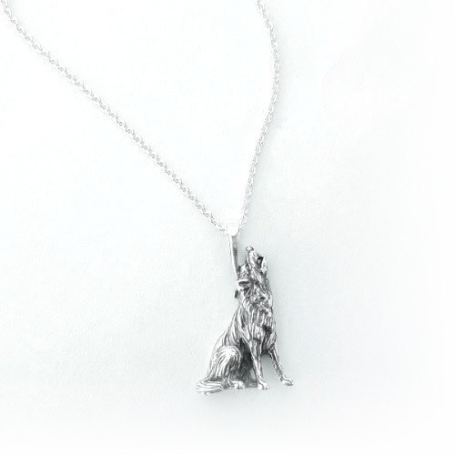 wolf_pendant_necklace__15494.