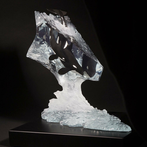 Orca_Whale_Sculpture_Calm_Wate