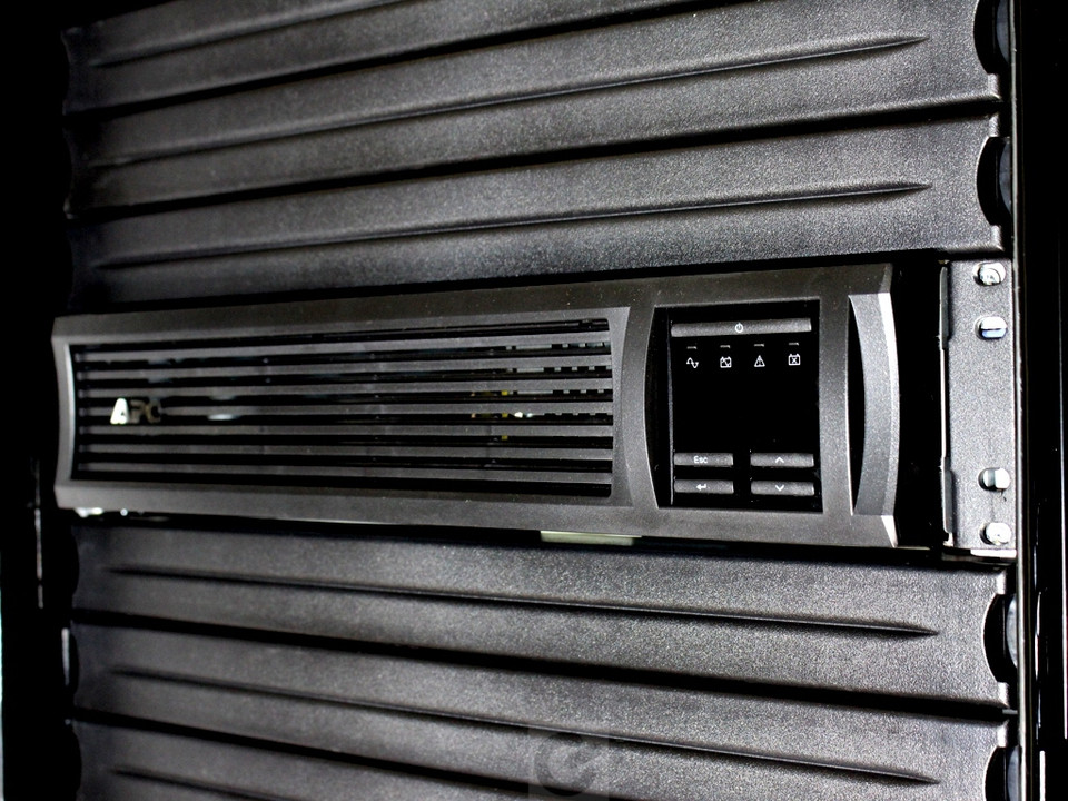 SMT1500RM2UC - APC SmartUPS LCD 1500va (120v LCD ) - Refurbished