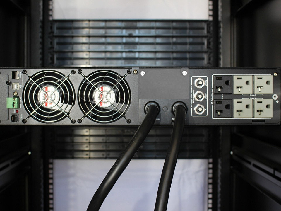 5P3000RT ~ 3000va Eaton 5P (120 - 2U/Tower - LCD) - Refurbished