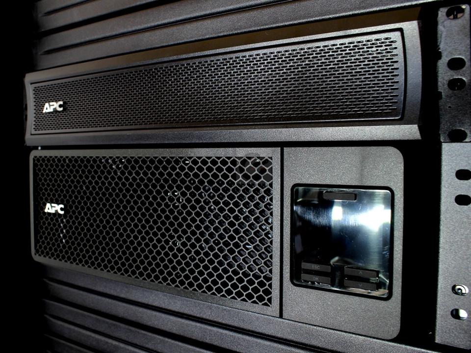 SRT5KRMXLT-5KTF - APC SRT Online 5000VA (208, 240 - w/ 5kva Xfrmr) - NOB