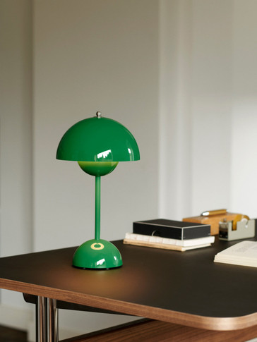Flowerpot Portable LED Table Lamp VP9