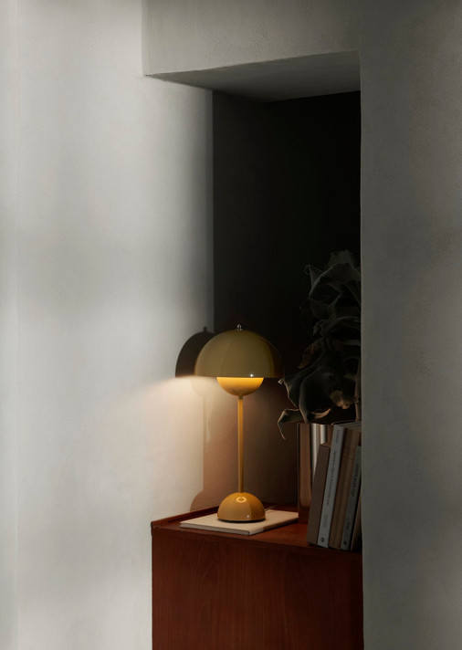 Flowerpot Table Lamp VP3