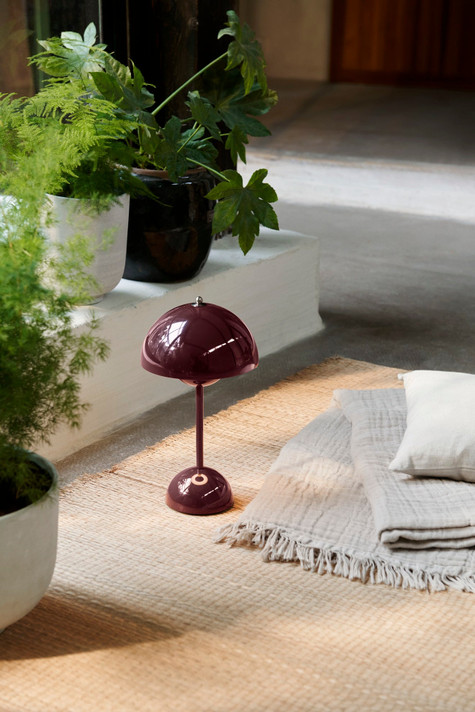 Flowerpot Portable LED Table Lamp VP9