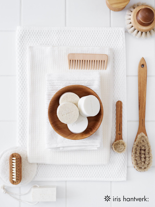 Face Brush with Handle