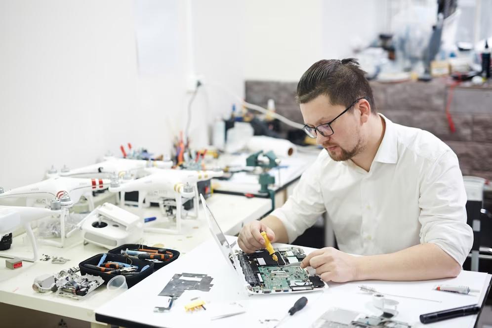How JSTD Training Kits Can Improve Your Electronics Manufacturing