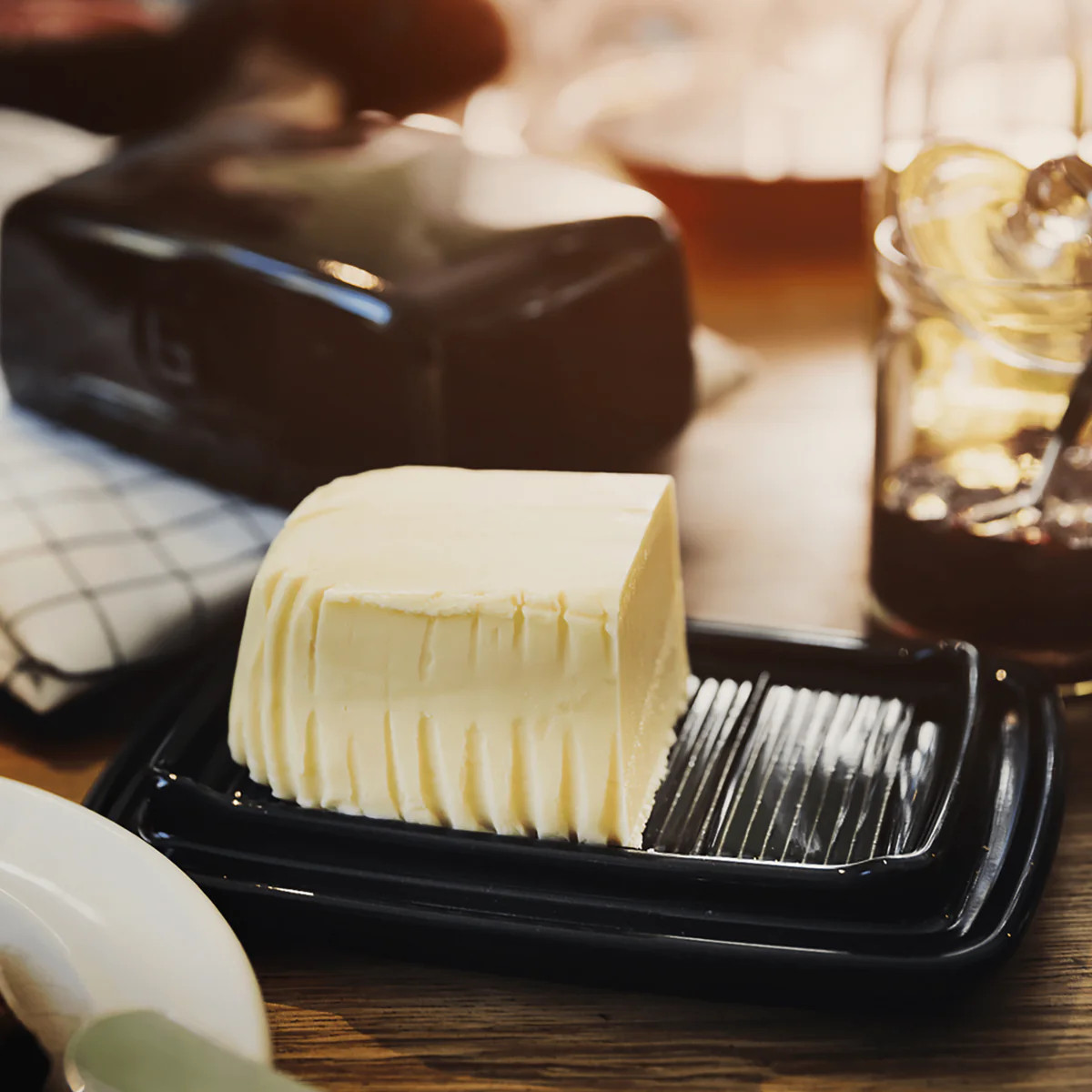Emile Henry Butter Dish - Thumbnail 4