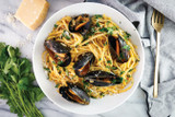 Garlic, Herbed Linguine with Mussels