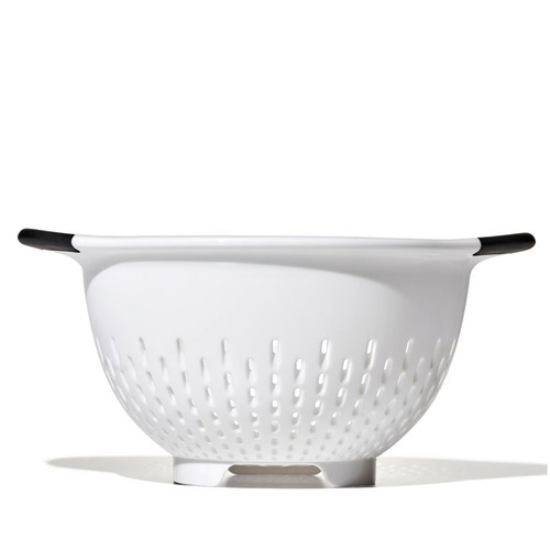 OXO- 3Qt White Plastic Colander