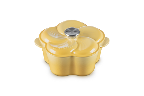 Le Creuset - Camomille 2L Petal Cocotte