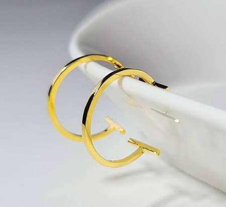 925 Silver T Ring Earring (Celebrity Style) Wearing Lee Ji-Ah 925 Silver T Ring Earring (Celebrity Style) Wearing Lee Ji-Ah