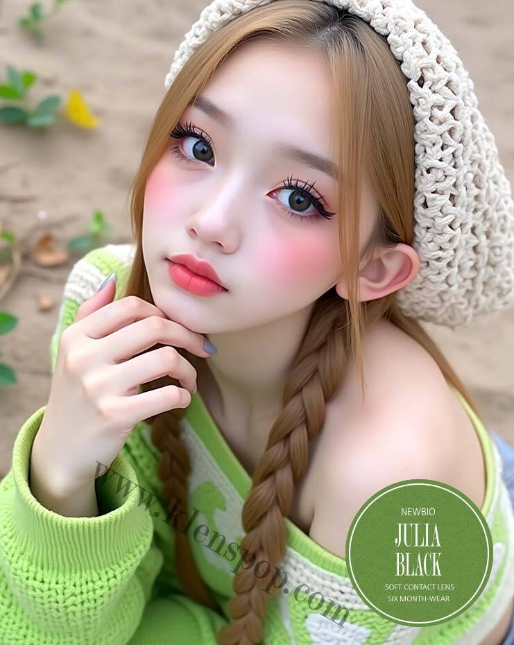 description-image-of-julia-black-colored-contacts.jpg