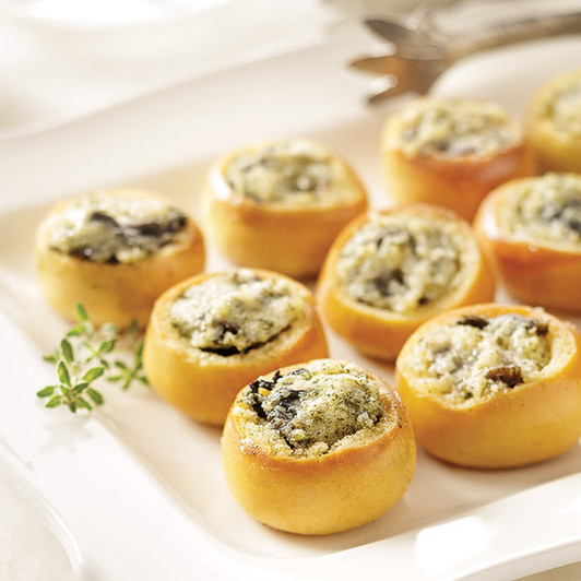 Escargot en Brioche with garlic butter filling