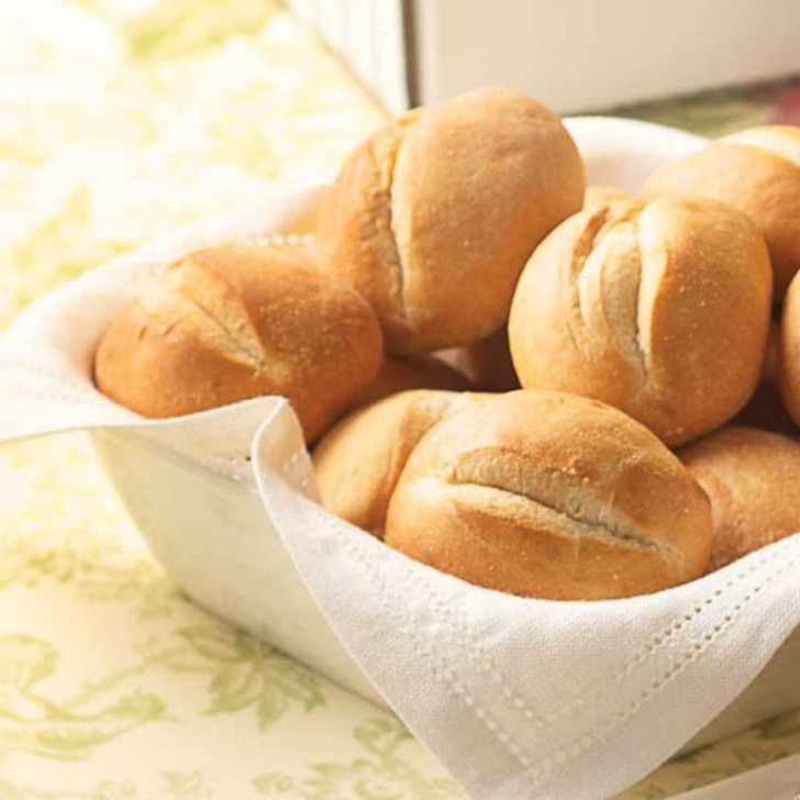 Gourmet golden dinner rolls included in the SendaMeal.com Sympathy Meal Gift Bundle
