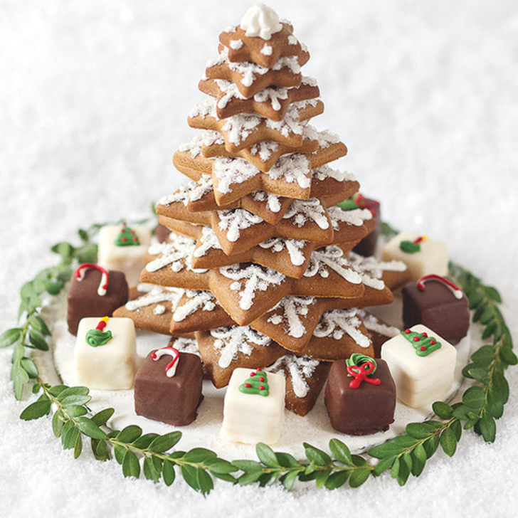 Nordic Gingerbread Cookie Star Tree