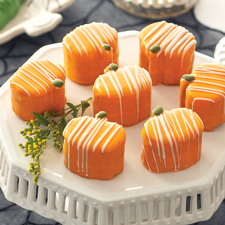 Designed for fall entertaining, these Pumpkin Tea Cakes are a perfect dessert for harvest parties, Thanksgiving dessert tables, or an afternoon tea with a seasonal twist.