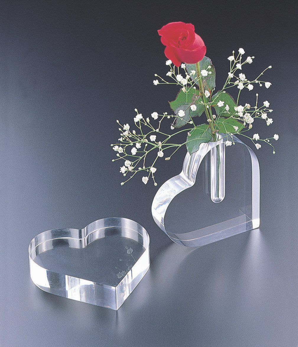  HEART BUD VASE