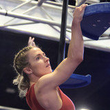 Athlete using Shelf Grab