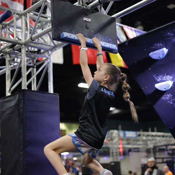Athlete using Single Mount Cliffhanger Board with limiters