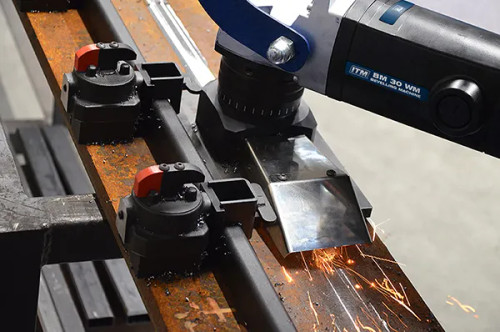 BM30-WM PORTABLE WELD MILLING MACHINE, MAX MILLING WIDTH 30MM, 240V VARIABLE SPEED MOTOR BM30-WM PORTABLE WELD MILLING MACHINE, MAX MILLING WIDTH 30MM, 240V VARIABLE SPEED MOTOR