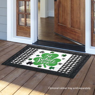 Briarwood Lane Checkered St. Pat's Shamrocks doormat with gold shamrock and four leaf clover design.