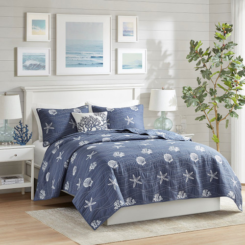 Navy Seaside Shells 4-Piece King Size Quilted Bedding Set