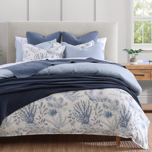 Blue Oceania Paradise Luxury 3-Piece Queen Size Duvet Set  with accessories