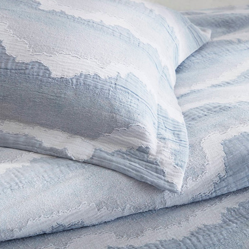 Malibu Ocean Waves Jacquard Queen Size 3-Piece Duvet Set sham and cover