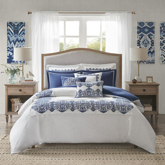 100% Polyester 8pcs Comforter Set W/ Emboridery