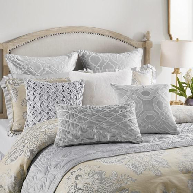 100% Polyester Loretta Comforter Set Beige Queen: 92x96"/20x26+2"(2)/60x80+15"