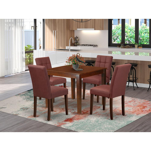 5 Piece Dining Room Set consists A Wooden Kitchen Table