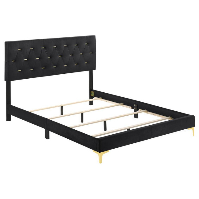 Kendall 4-piece Tufted Panel Queen Bedroom Set Black and Gold