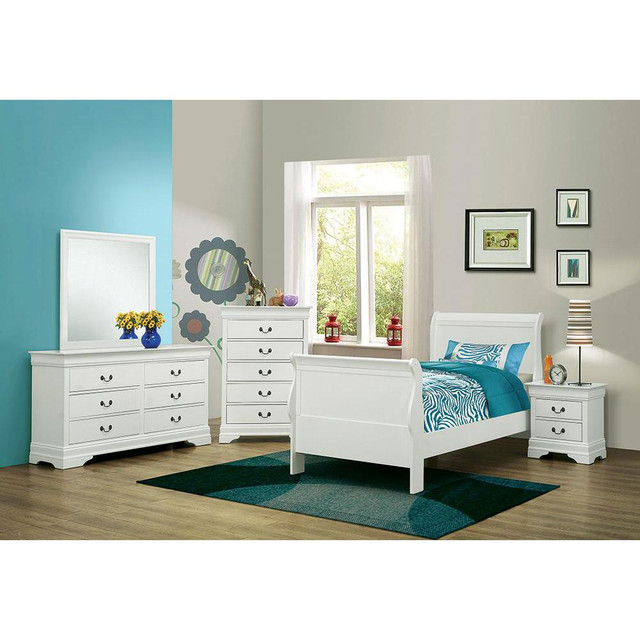 Louis Philippe Bedroom Set with Sleigh Headboard