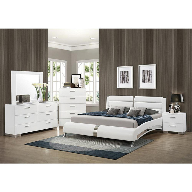 Jeremaine 4-piece Eastern King Bedroom Set Glossy White