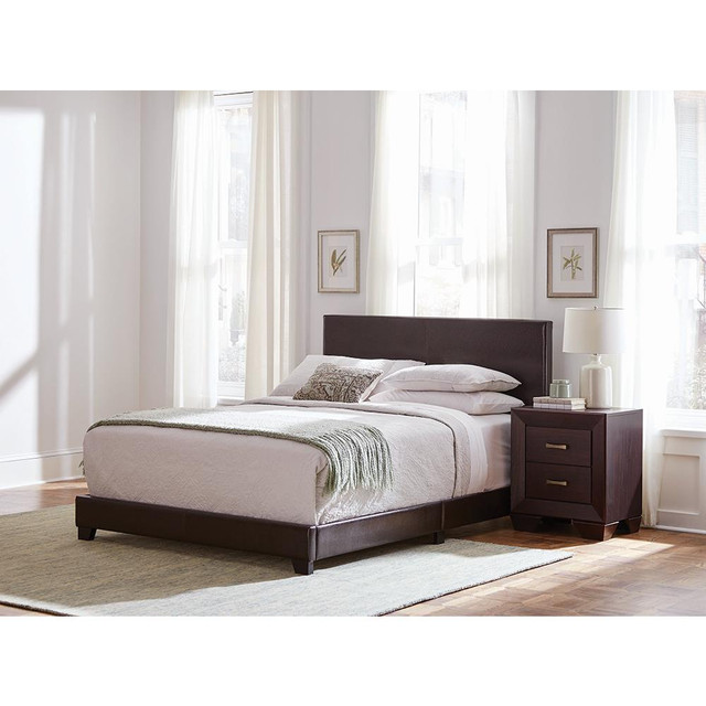 Dorian 4-piece California King Bedroom Set Brown and Dark Cocoa