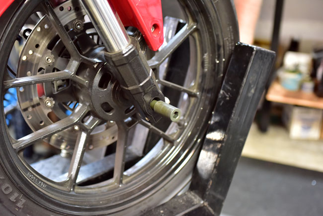 RC3 Front Wheel Removal Maintenance Image