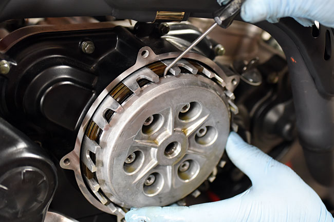 RX3 Cyclone Clutch Maintenance Image