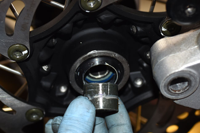 RX3 Cyclone Front Wheel Removal Image