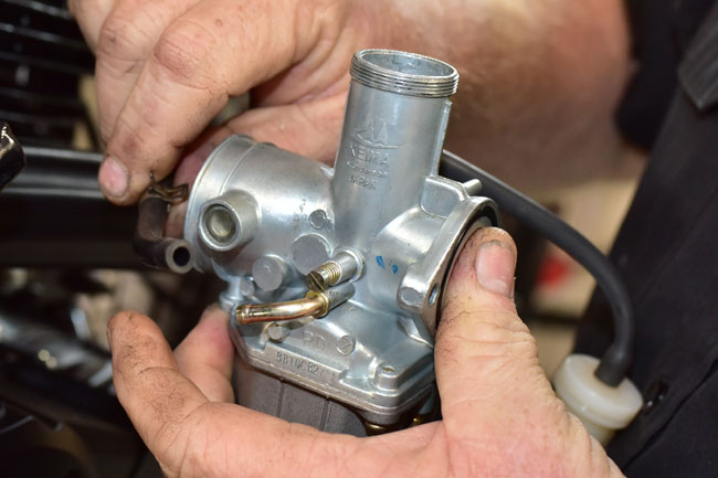 TT250 Carburetor Maintenance Image