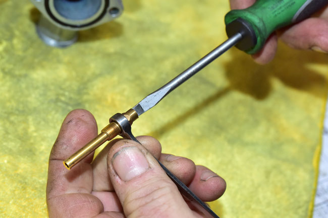 TT250 Carburetor Maintenance Image